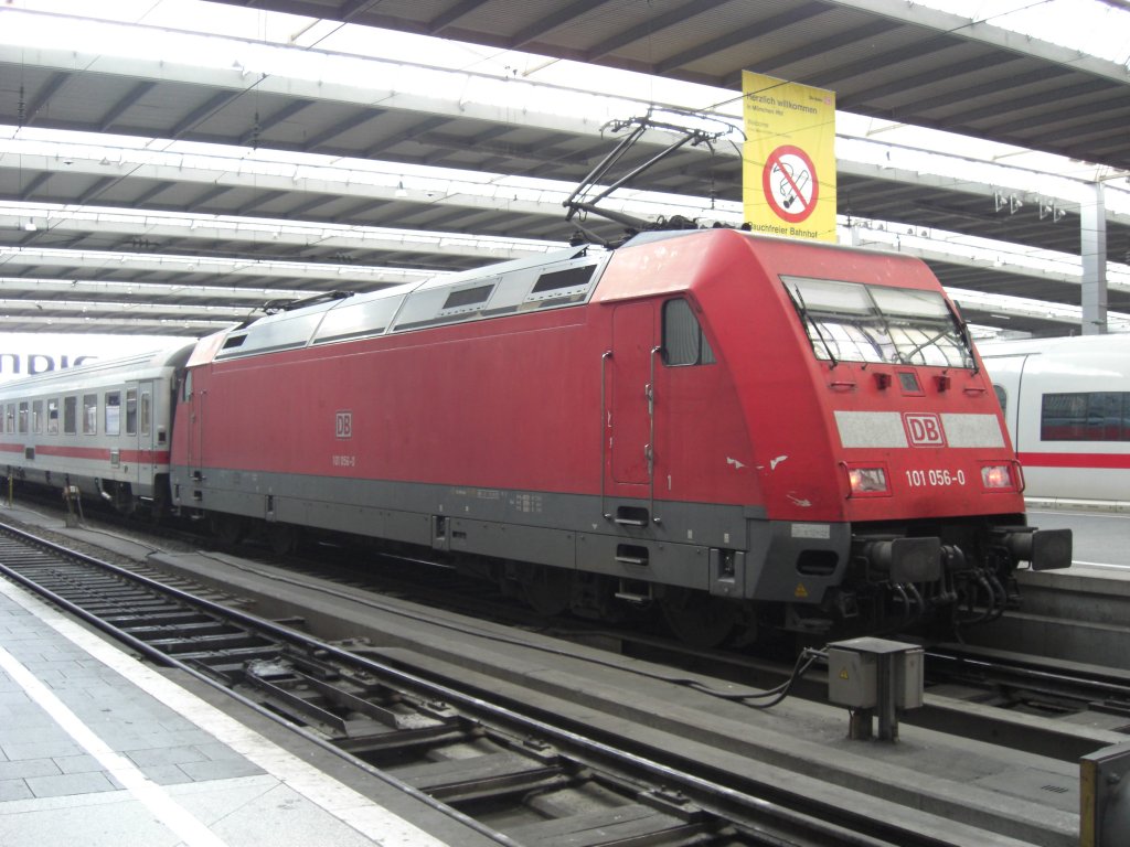 101 056-0 kurz nach der Einfahrt in den M�nchner Hauptbahnhof am 31. Mai 2008.