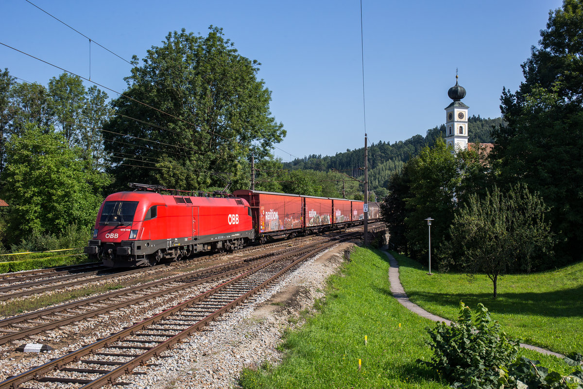 1016 009 mit einem G�terzug am 23. August 2017 bei Wernstein.