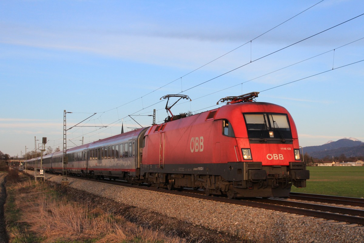 1116 123-1 am 14. April 2013 bei �bersee am Chiemsee.