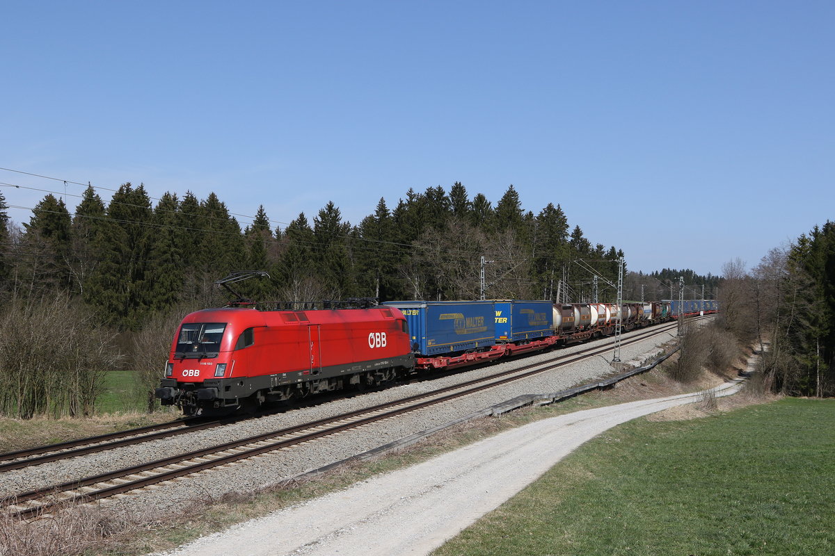 1116 150 mit einem  KLV  aus Salzburg kommend am 1. April 2021 bei Grabenst�tt im Chiemgau.