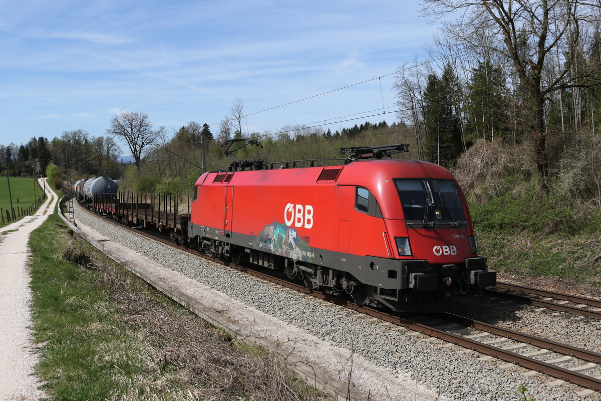 1116 192 war am 15. April 2020 bei Grabenst�tt mit einem  Mischer  in Richtung Salzburg unterwegs.