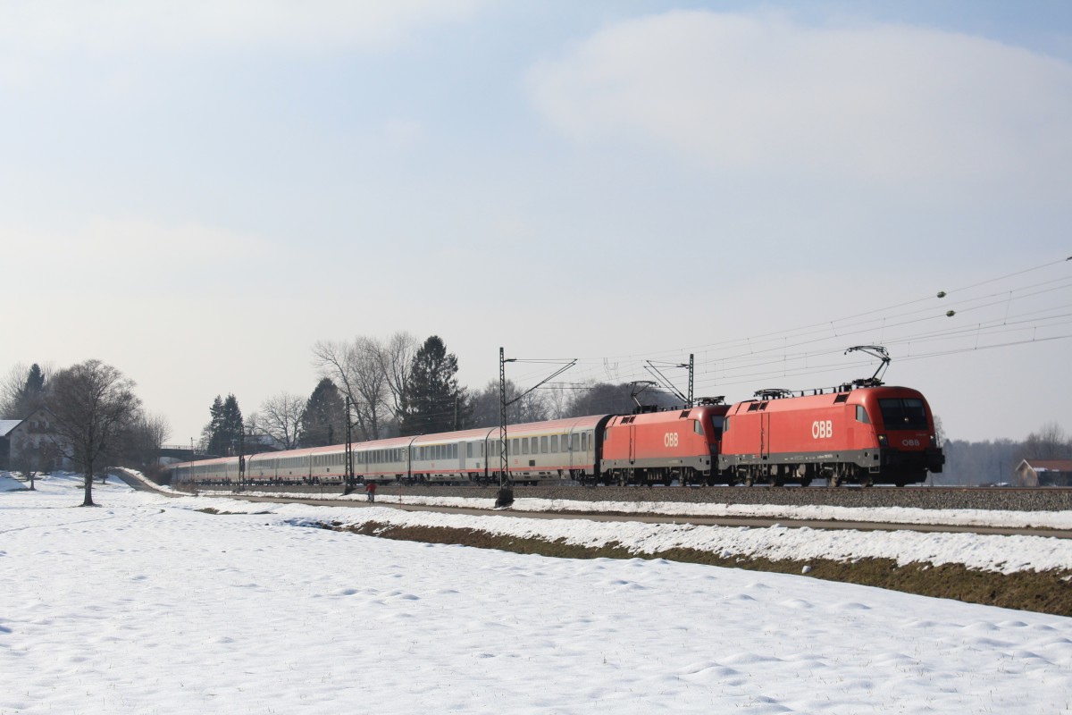 1116 197-5 und 1116 132-2 am 3. M�rz 2013 bei �bersee am Chiemsee.