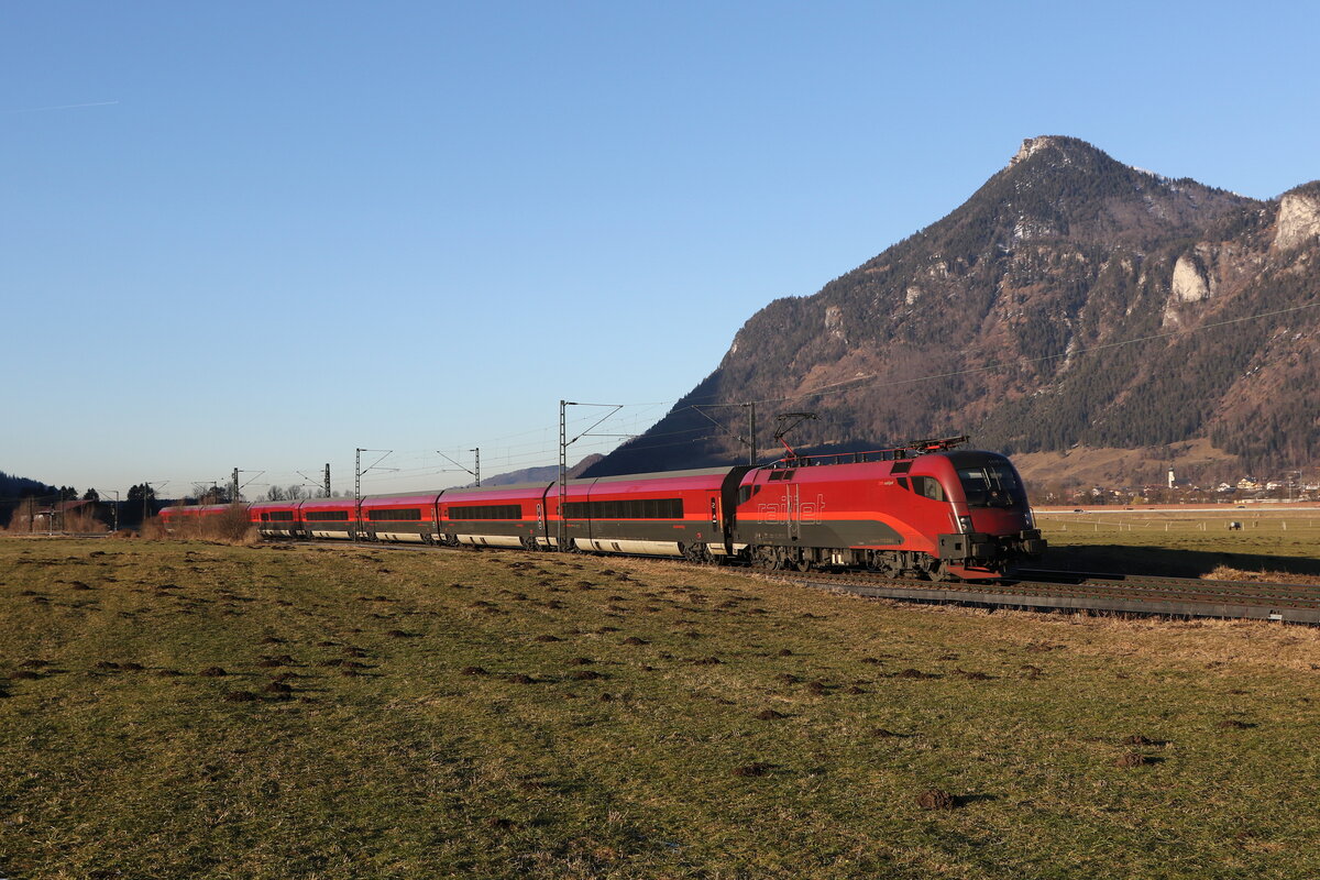 1116 248 auf dem Weg nach Innsbruck am 9. Februar 2022 bei Niederaudorf.