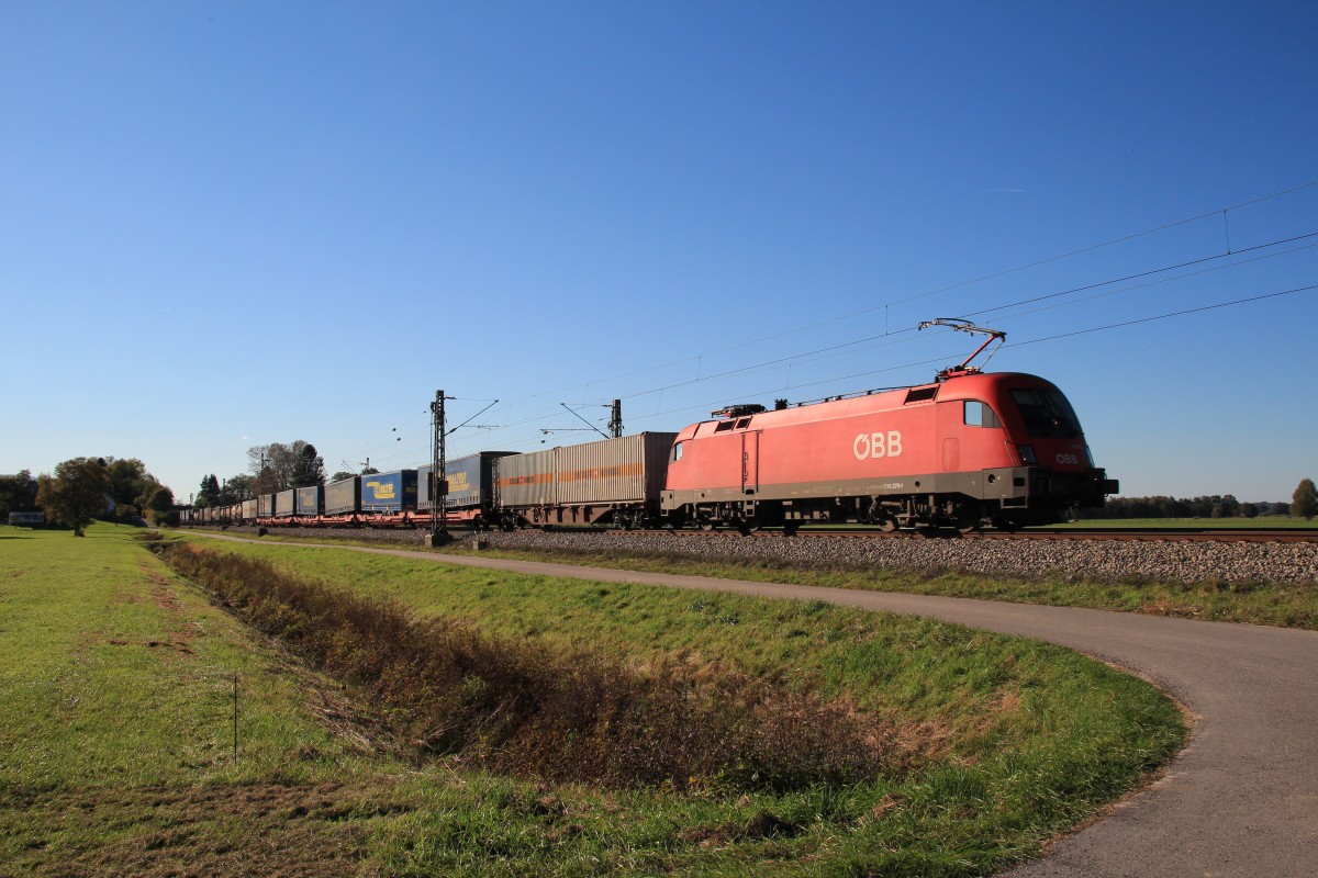 1116 279-9 mit einem G�terzug am 9. Oktober 2014 bei �bersee.