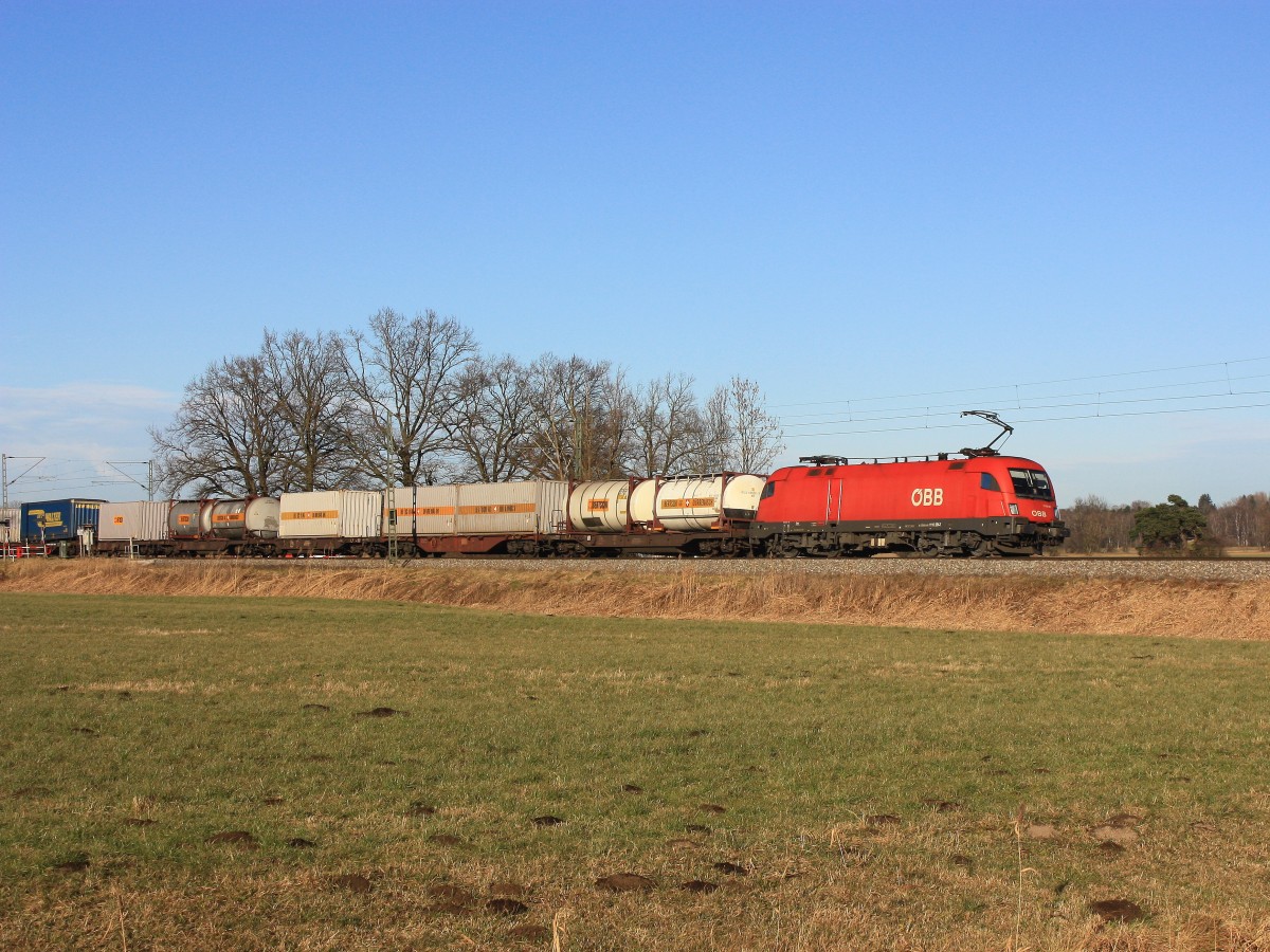 1116 281-7 mit einem G�terzug am 28. Dezember 2013 bei Weisham.