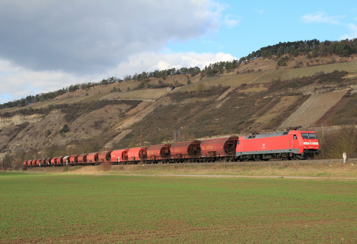 152 015-4 am 20. Februar 2014 bei Th�ngersheim.