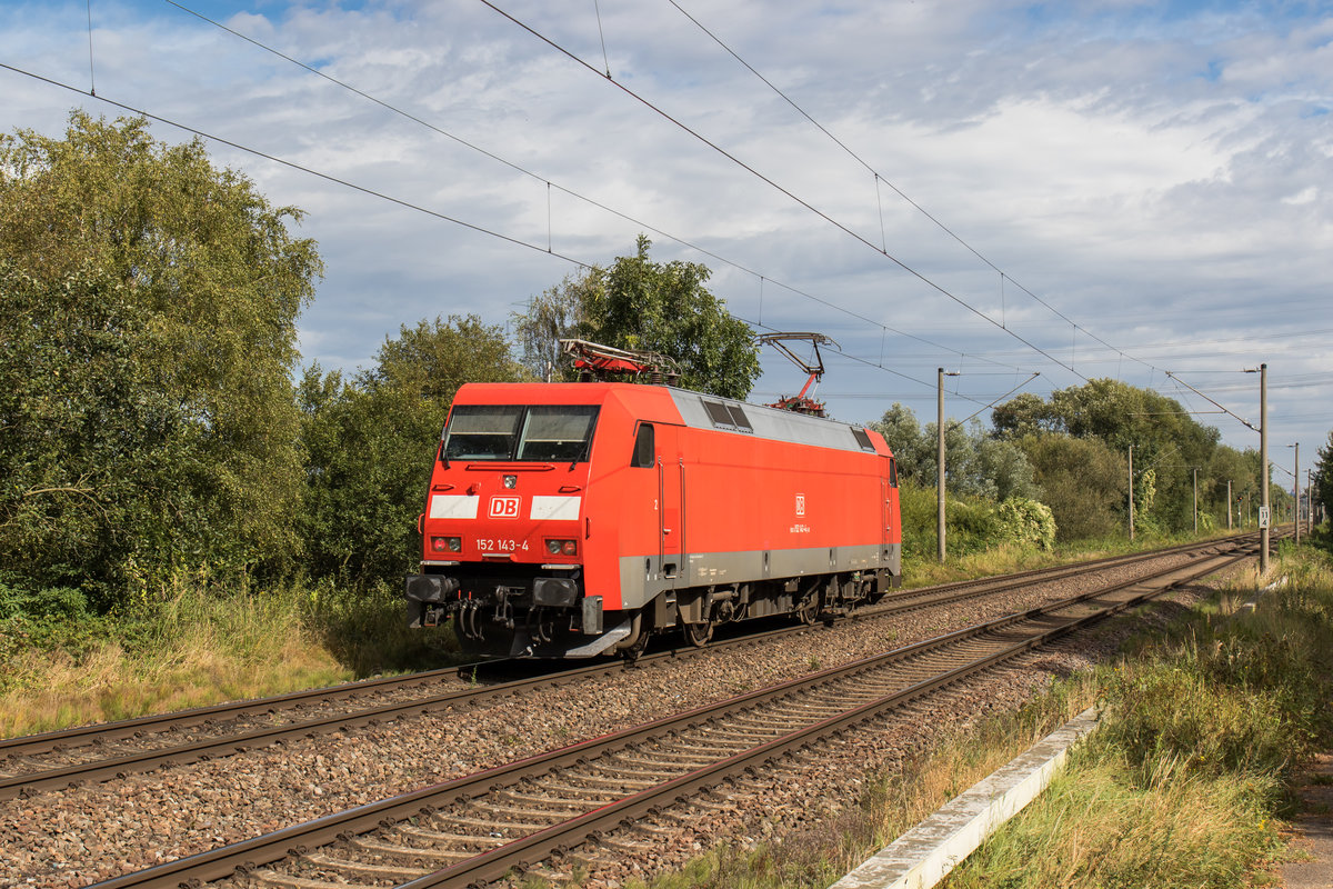 152 143-4 auf dem Weg in den Hamburger Hafen. Aufgenommen am 2. September 2016 bei Hamburg-Moorburg.
