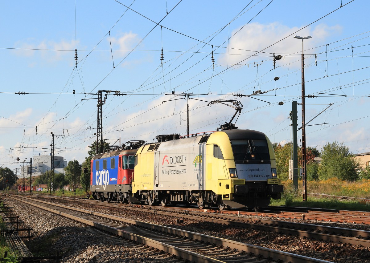 182 511 und eine 420 der SBB am 29. August 2014 in Regensburg.