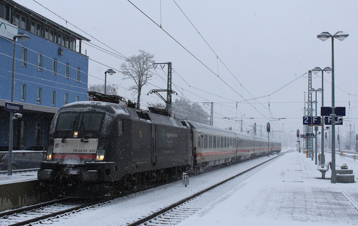 182 573 f�hrt am 12. Januar 2013 von Freilassing kommend mit dem  IC K�nigssee  im Bahnhof von Rosenheim ein.