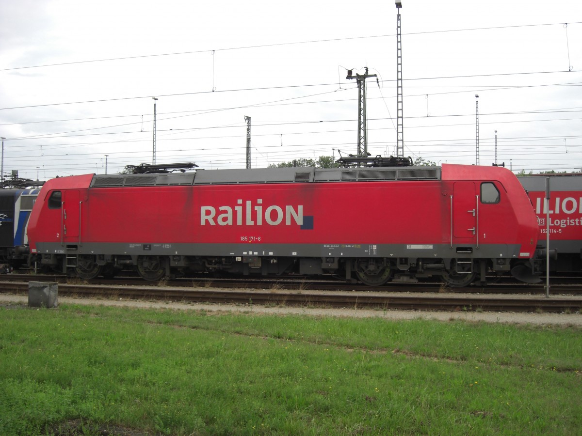 185 171-6 war am 12. Juli 2008 in M�nchen/Nord abgestellt.