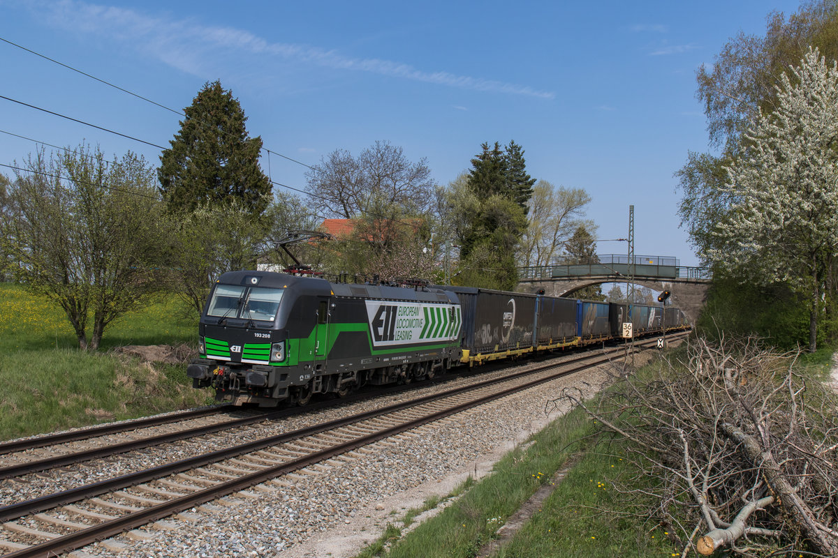 193 208-6 mit einem Containerzug am 22. April 2016 bei �bersee am Chiemsee.