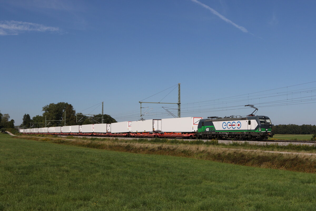 193 225  ECCO-Rail  war am 23. August 2022 mit einem  KLV  bei �bersee in Richtung Salzburg unterwegs.