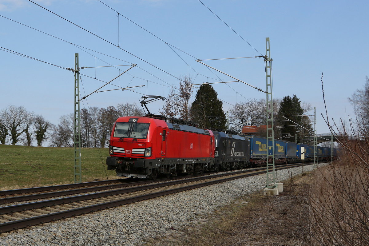 193 311 DB und 193 707 von  Mercitalia  waren am 7. M�rz 2021 mit dem  Walter-Zug  bei �bersee am Chiemsee in Richtung M�nchen unterwegs.