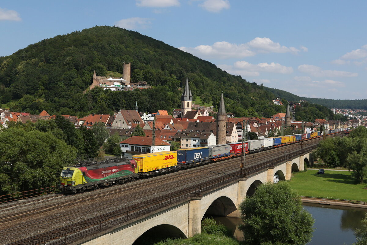 193 557  Our daily Heroes  mit einem  KLV  am 23. Juli 2021 bei Gem�nden.