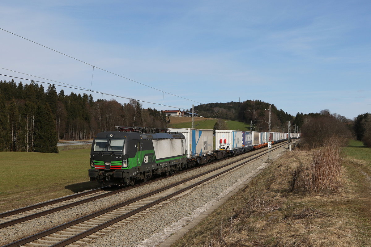 193 745war am 13. M�rz 021 mit dem  Ekol  bei Grabenst�tt in Richtung M�nchen unterwegs.