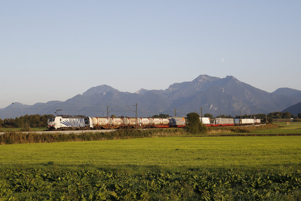 193 770 mit einem  KLV  am 20. September 2018 bei Bernau am Chiemsee.