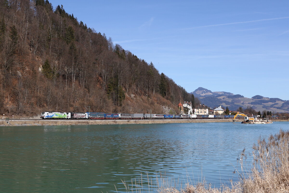 193 774 und 193 776 aus M�nchen kommend am 5. M�rz 2025 bei Kufstein am Inn.