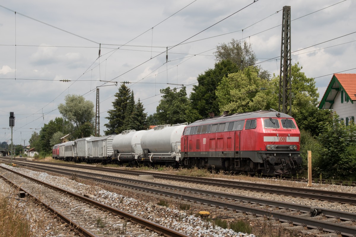 218 466 war am 26. Juni 2015 als Zuglok f�r den Spritzzug eingesetzt. Aufgenommen am 26. Juni im Bahnhof von Prien am Chiemsee.