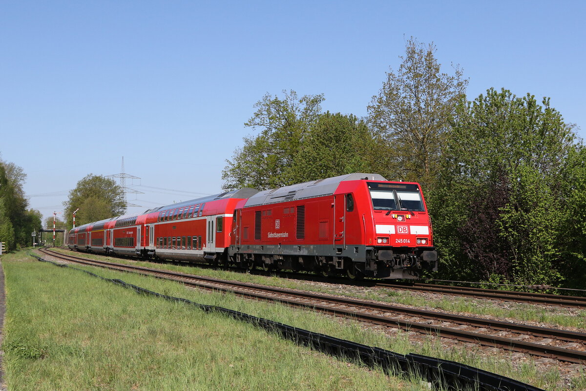 245 014 war am 29. April 2025 bei Thann/Matzbach in Richtung M�nchen unterwegs.