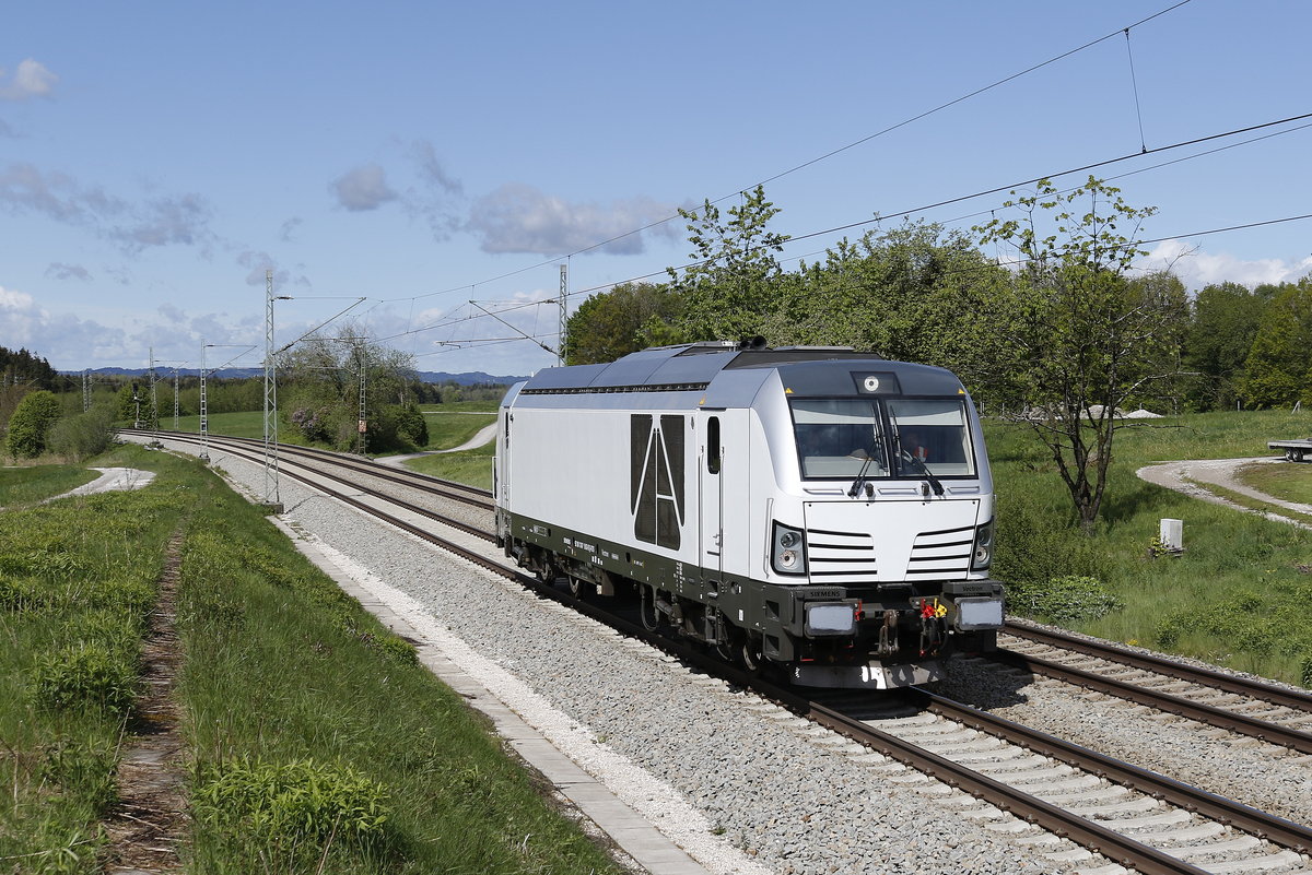 247 xxx war am 9. Mai 2019 bei Grabenst�tt am Chiemsee in Richtung Freilassing unterwegs.