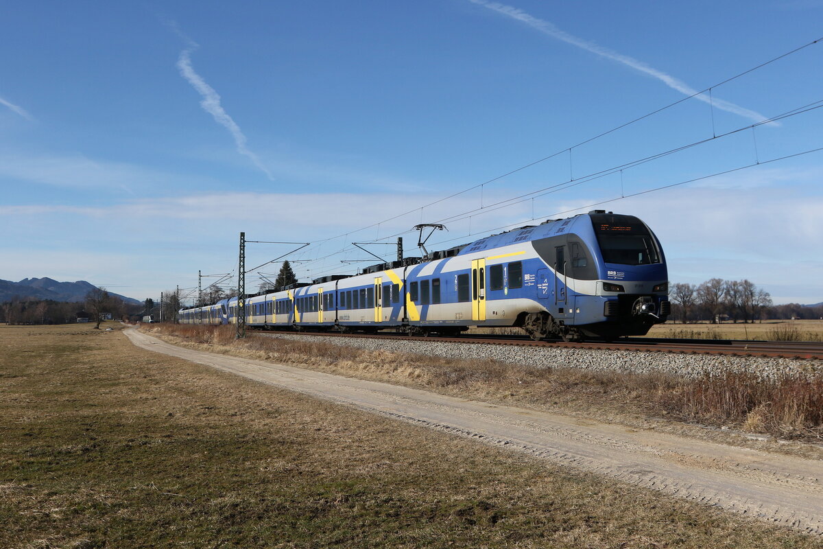 430 018 aus M�nchen kommend am 10. Februar 2026 bei �bersee am Chiemsee.