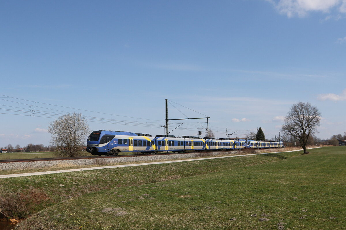 430 022 und 430 018 waren am 22. M�rz 2026 bei �bersee am Chiemsee auf dem Weg nach M�nchen.