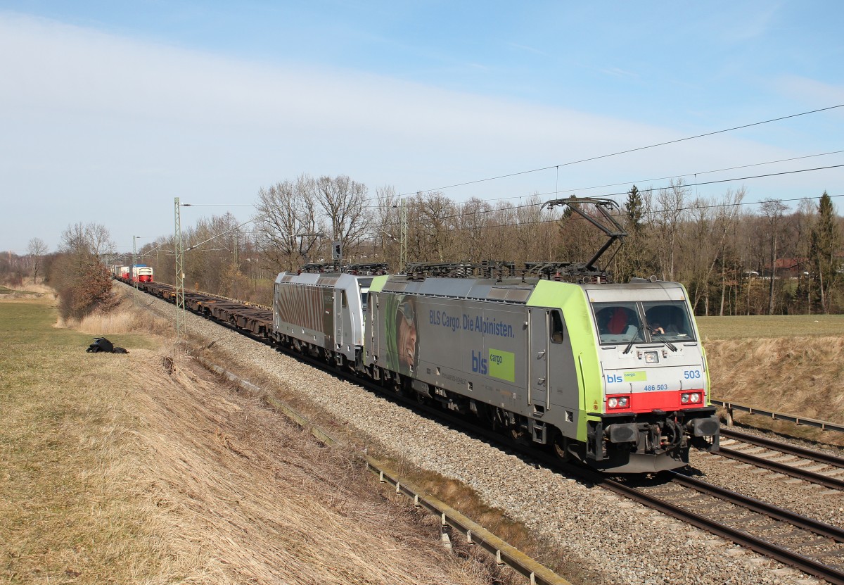 486 503 mit einem Containerzug auf dem Weg in Richtung Brenner. Aufgenommen am 7. M�rz 205 bei Hilperting.