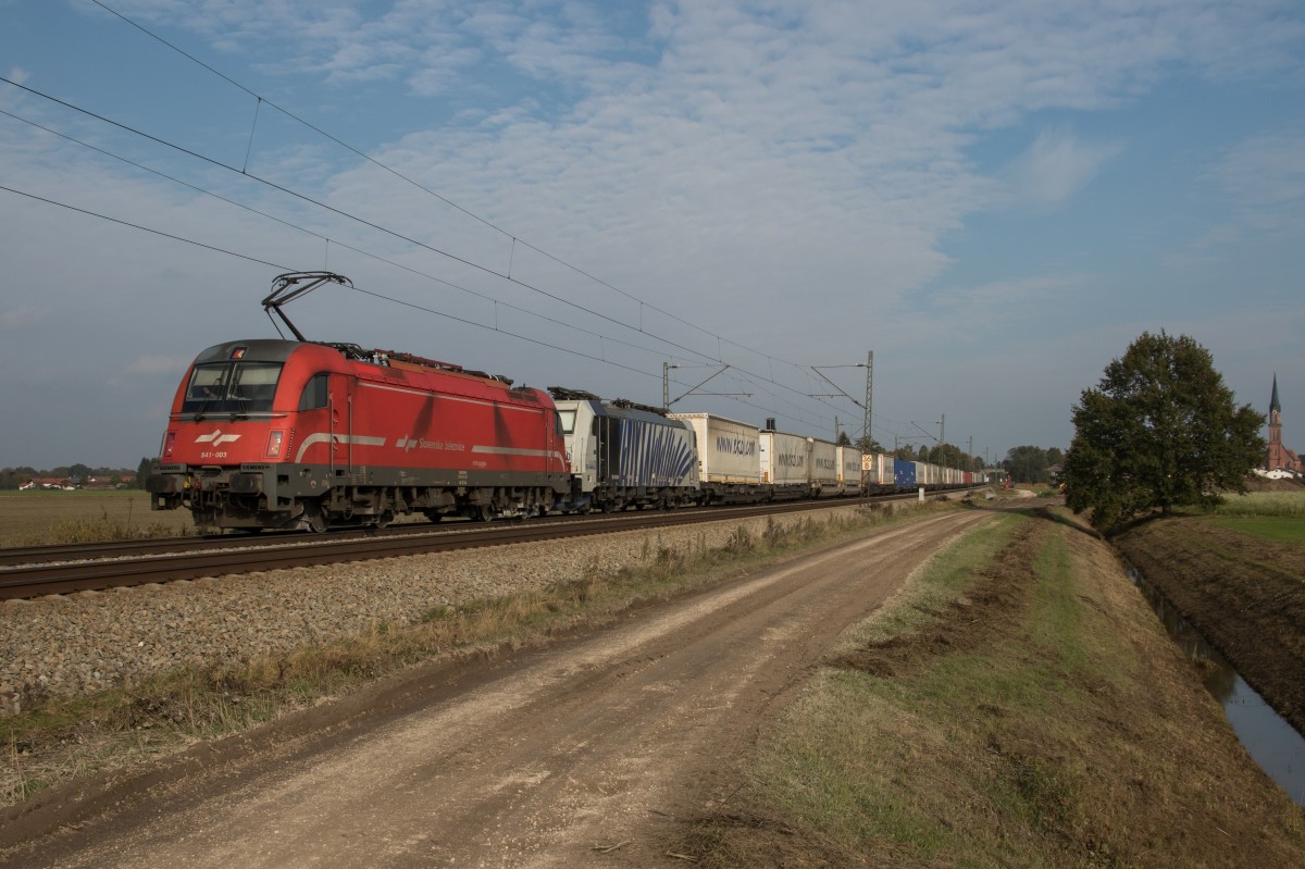 541 003 mit dem  Ekol -Zug am 22. Oktober 2015 aus Salzburg kommend bei �bersee.