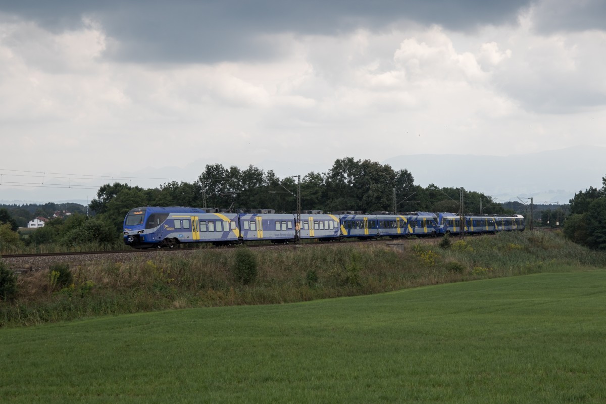 ET 307 auf dem Weg nach M�nchen am 20. August 2015 bei Rann.