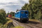 140 876-4 der  Eisenbahngesellschaft Potsdam  mit einem Containerzug am 2.